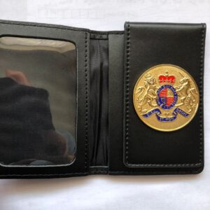 Leather ID card wallet with generic UK crest